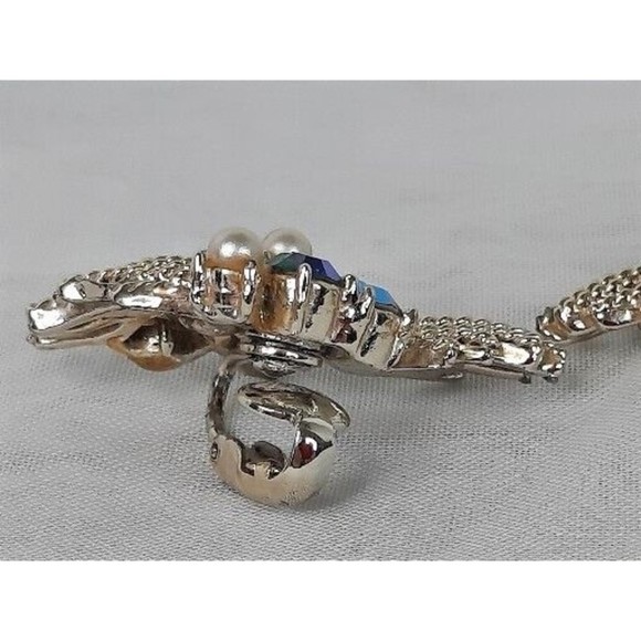 Coro Pegasus Vintage 1950s Diamante Clip Earrings Iridescent Blue Faux Pearls - Picture 4 of 8